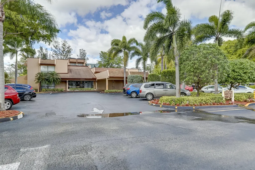 6751 N University Drive Tamarac FL 33321