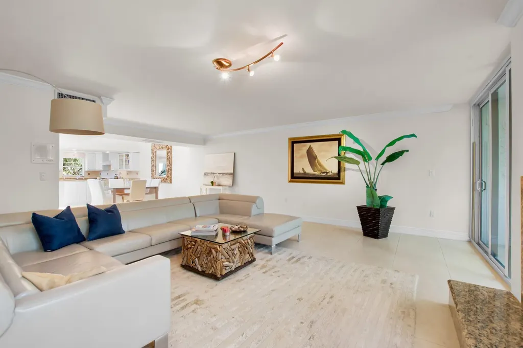 1222 Hillsboro Mile Hillsboro Beach FL 33062