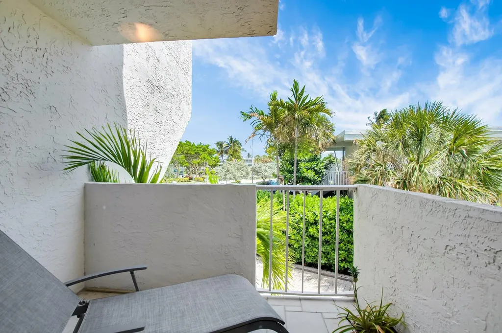 1222 Hillsboro Mile Hillsboro Beach FL 33062