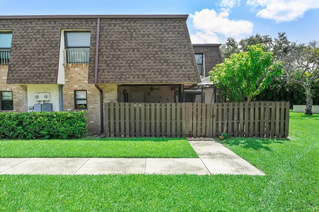 2562 NW 99th Avenue Coral Springs FL 33065