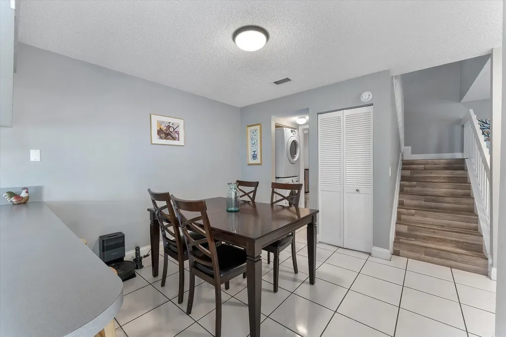 2562 NW 99th Avenue Coral Springs FL 33065