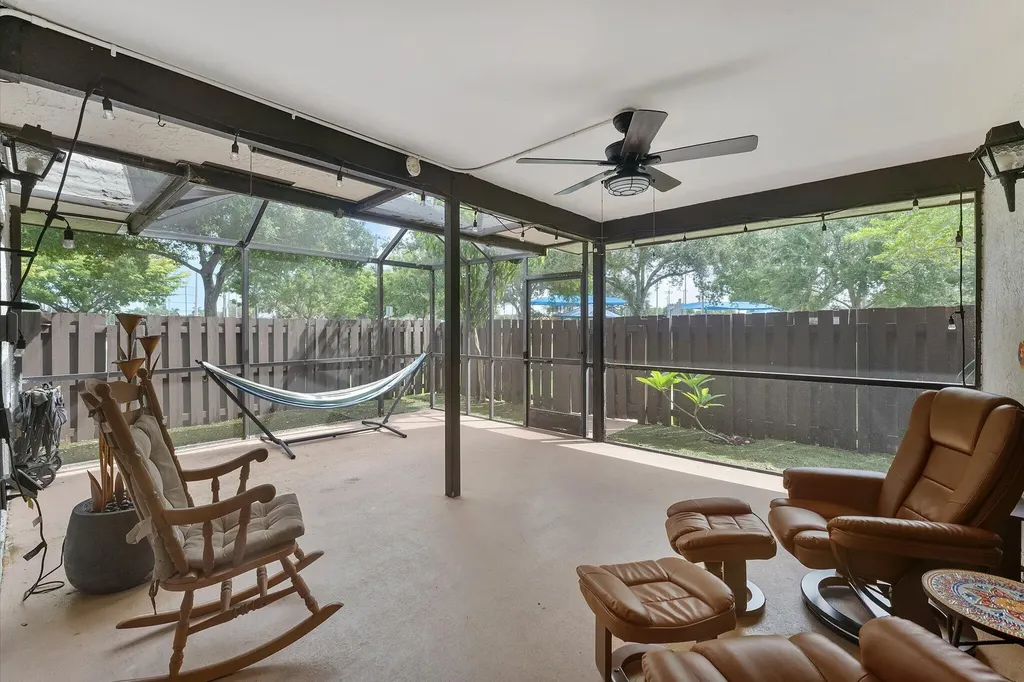 2562 NW 99th Avenue Coral Springs FL 33065