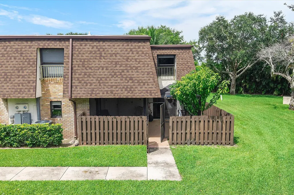 2562 NW 99th Avenue Coral Springs FL 33065