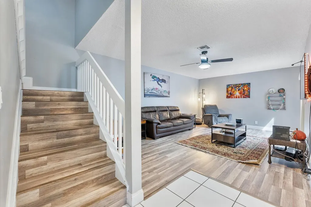 2562 NW 99th Avenue Coral Springs FL 33065