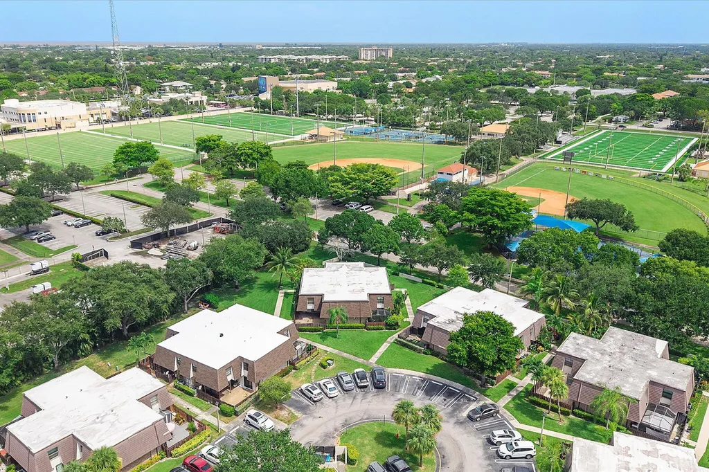 2562 NW 99th Avenue Coral Springs FL 33065