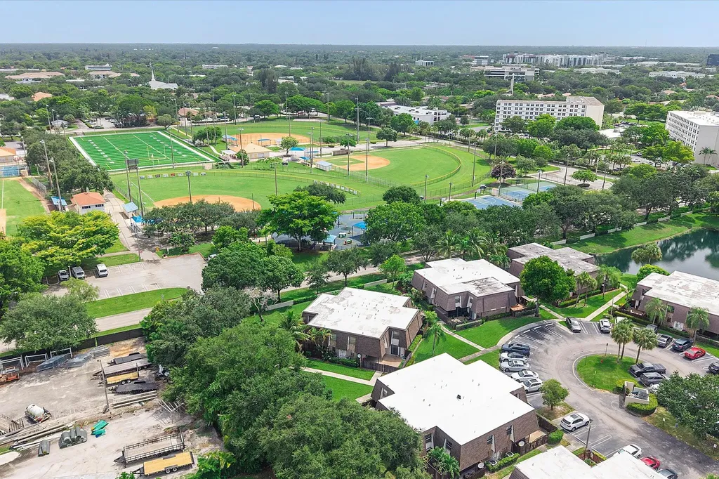 2562 NW 99th Avenue Coral Springs FL 33065