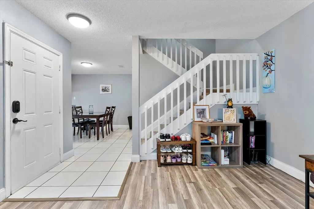 2562 NW 99th Avenue Coral Springs FL 33065
