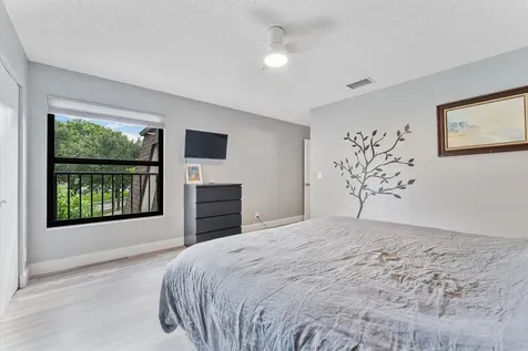 2562 NW 99th Avenue Coral Springs FL 33065