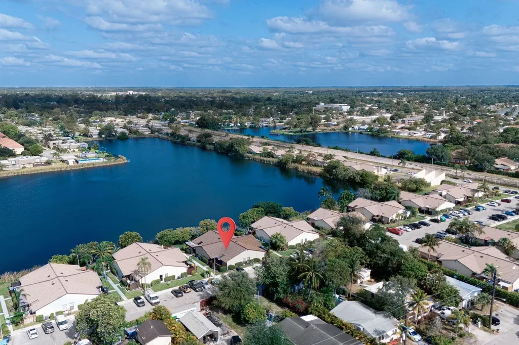 3504 Waterview Circle Palm Springs FL 33461