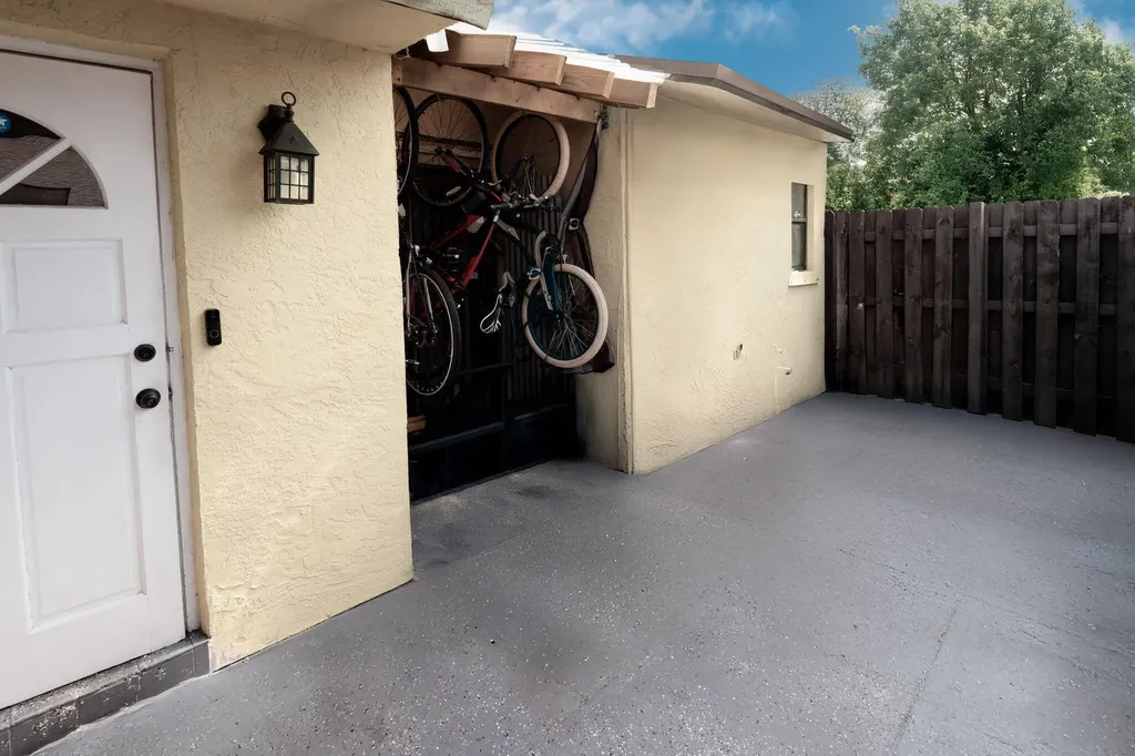 3504 Waterview Circle Palm Springs FL 33461
