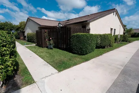 3504 Waterview Circle Palm Springs FL 33461