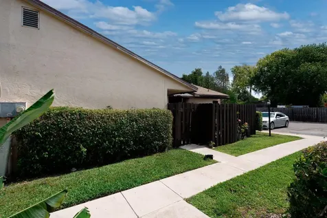 3504 Waterview Circle Palm Springs FL 33461
