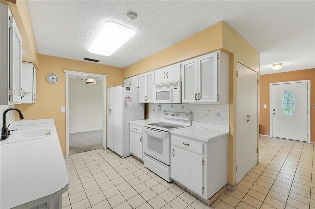 9401 NW 70 Place Tamarac FL 33321