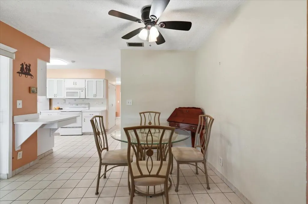 9401 NW 70 Place Tamarac FL 33321
