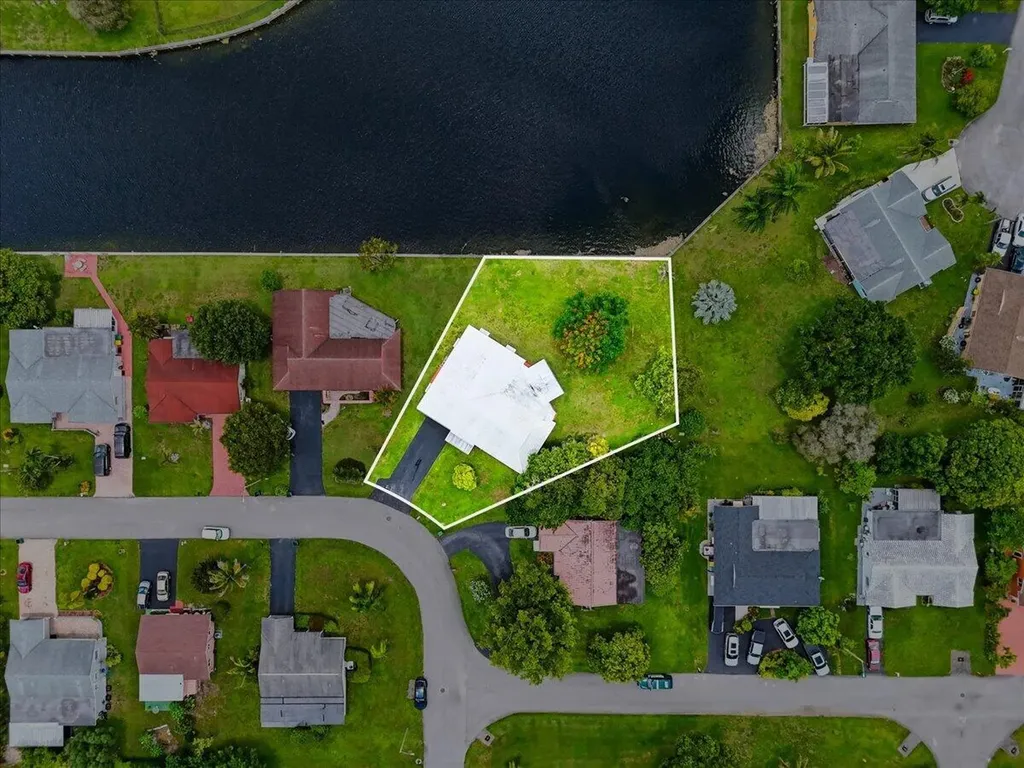 9401 NW 70 Place Tamarac FL 33321