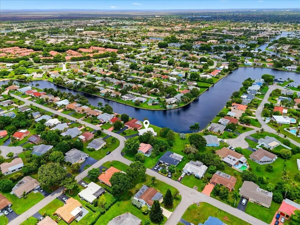9401 NW 70 Place Tamarac FL 33321