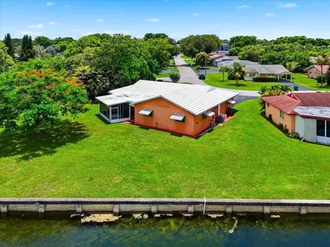 9401 NW 70 Place Tamarac FL 33321
