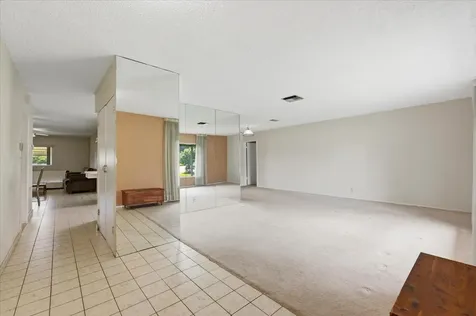 9401 NW 70 Place Tamarac FL 33321
