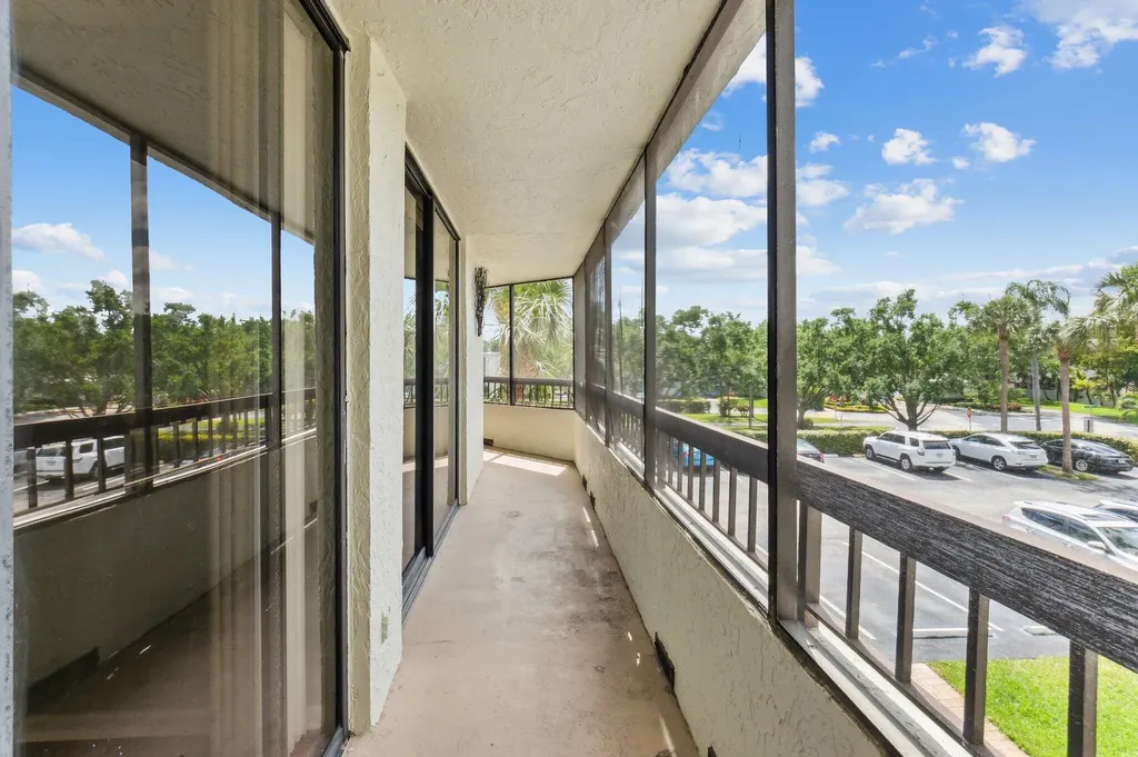 6463 La Costa Drive Boca Raton FL 33433