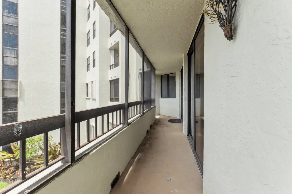6463 La Costa Drive Boca Raton FL 33433