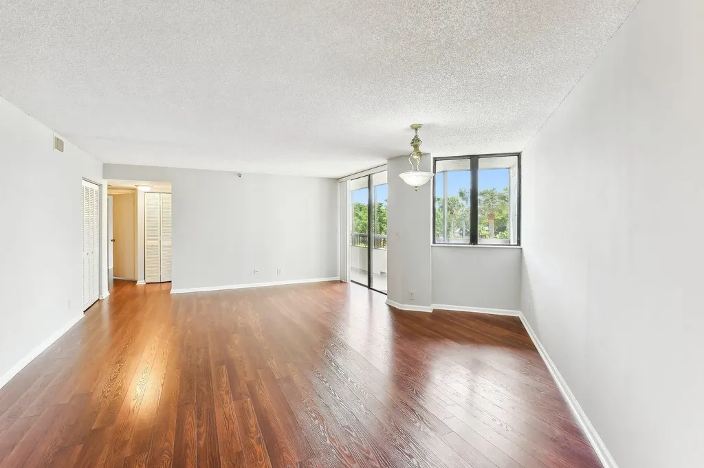 6463 La Costa Drive Boca Raton FL 33433