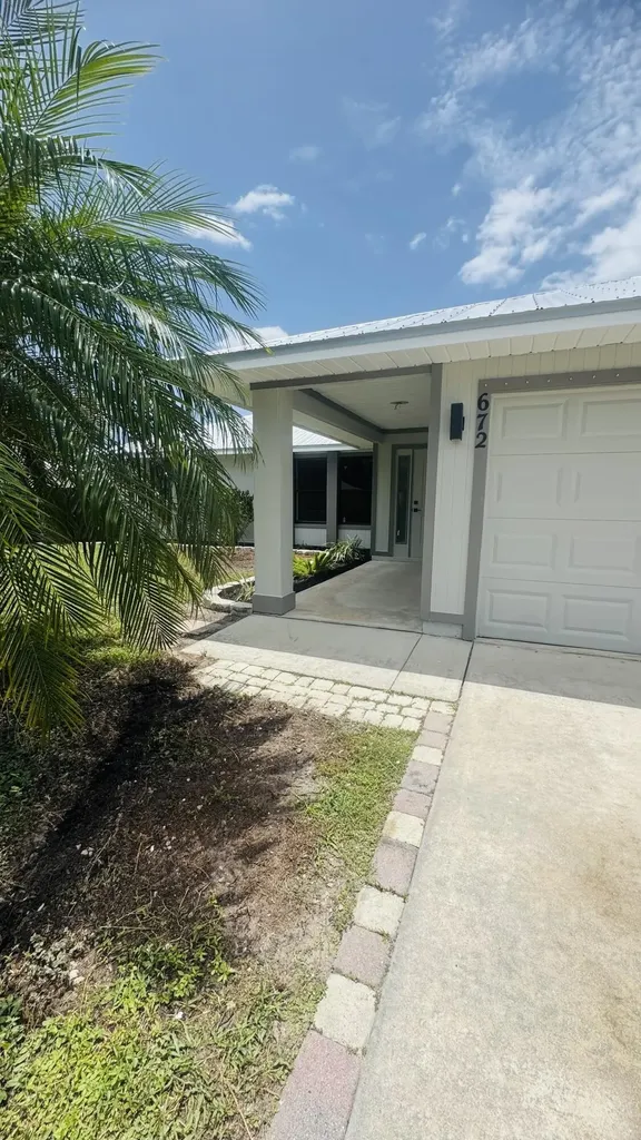 672 SW Ewing Avenue Port St Lucie FL 34983