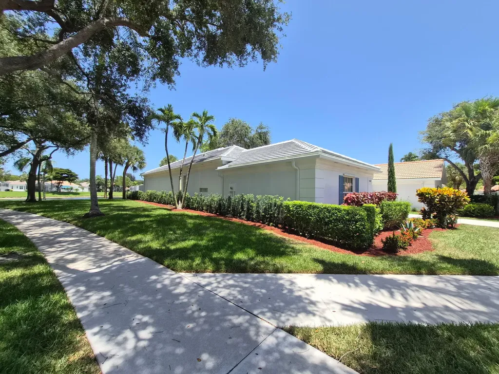 4690 Hammock Circle Delray Beach FL 33445
