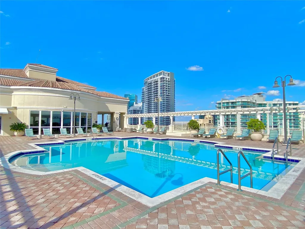511 SE 5 Avenue Fort Lauderdale FL 33301