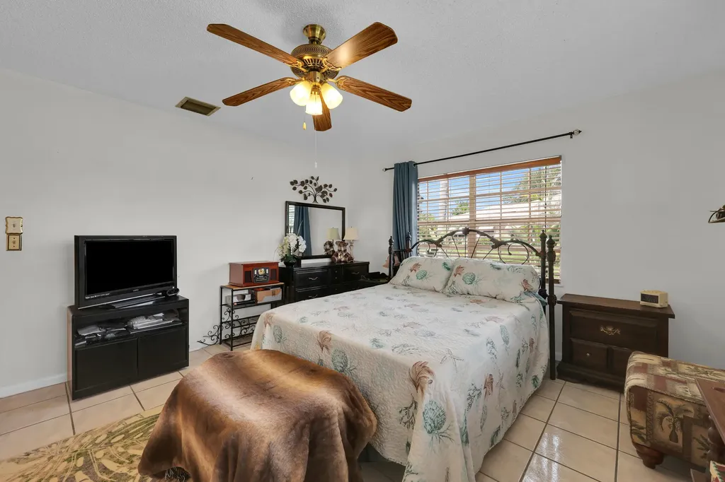 515 Ponderosa Drive Fort Pierce FL 34982