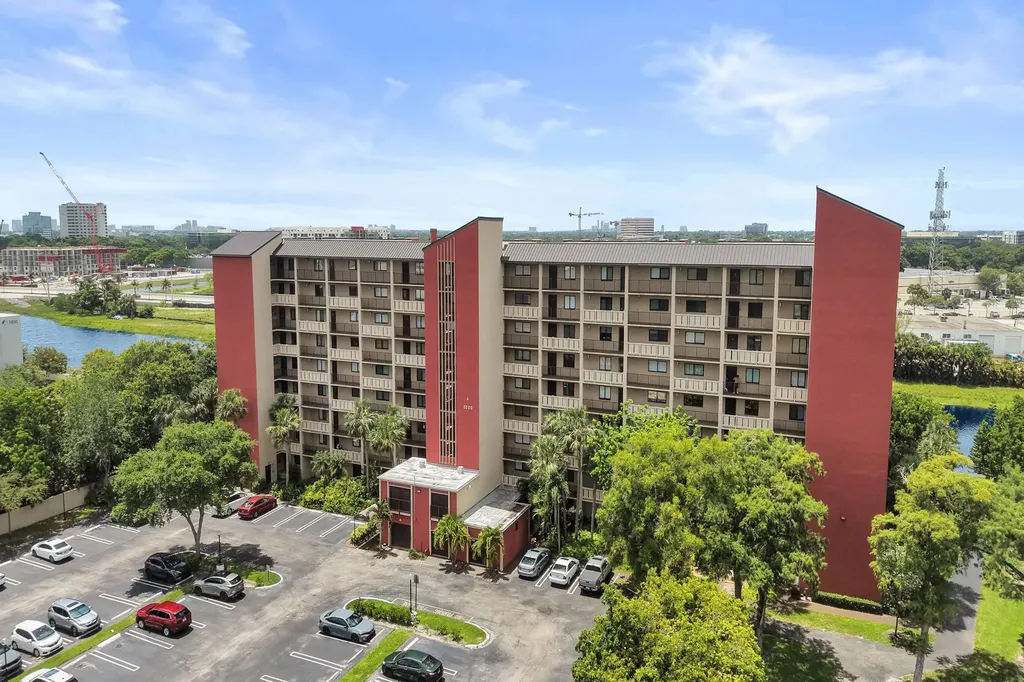 2200 S Cypress Bend Drive Pompano Beach FL 33069
