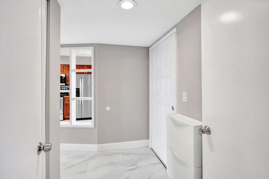 2200 S Cypress Bend Drive Pompano Beach FL 33069