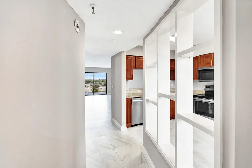 2200 S Cypress Bend Drive Pompano Beach FL 33069