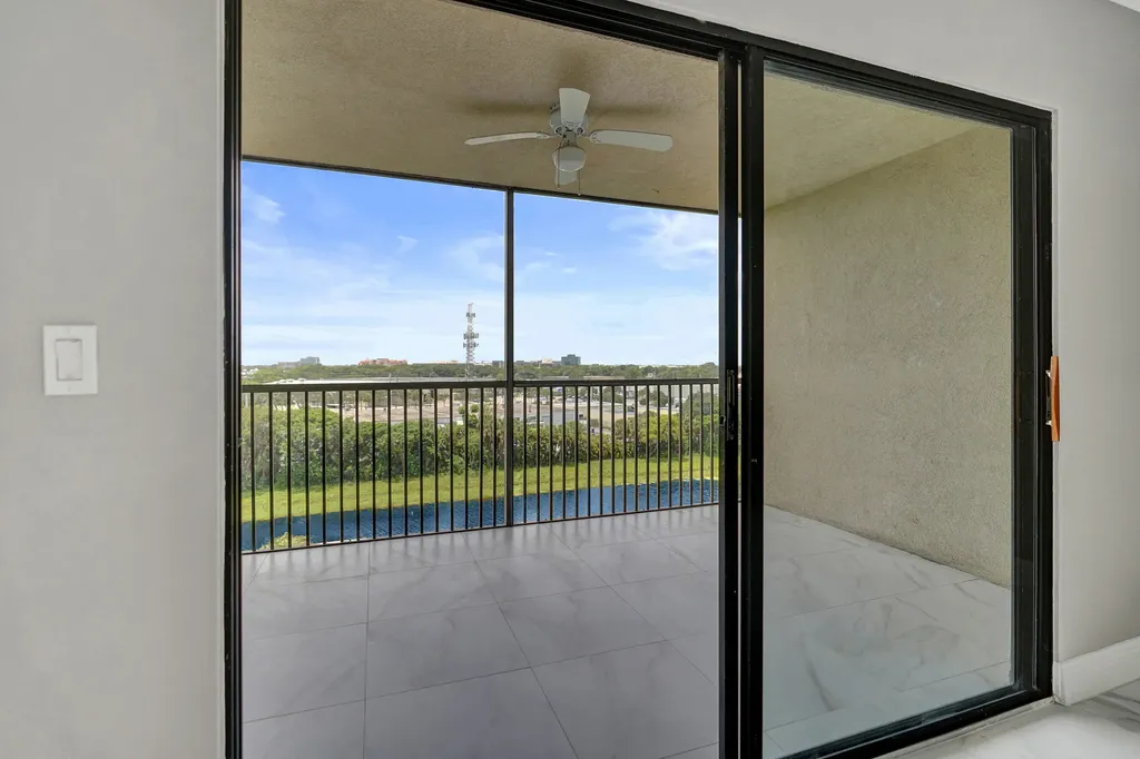 2200 S Cypress Bend Drive Pompano Beach FL 33069