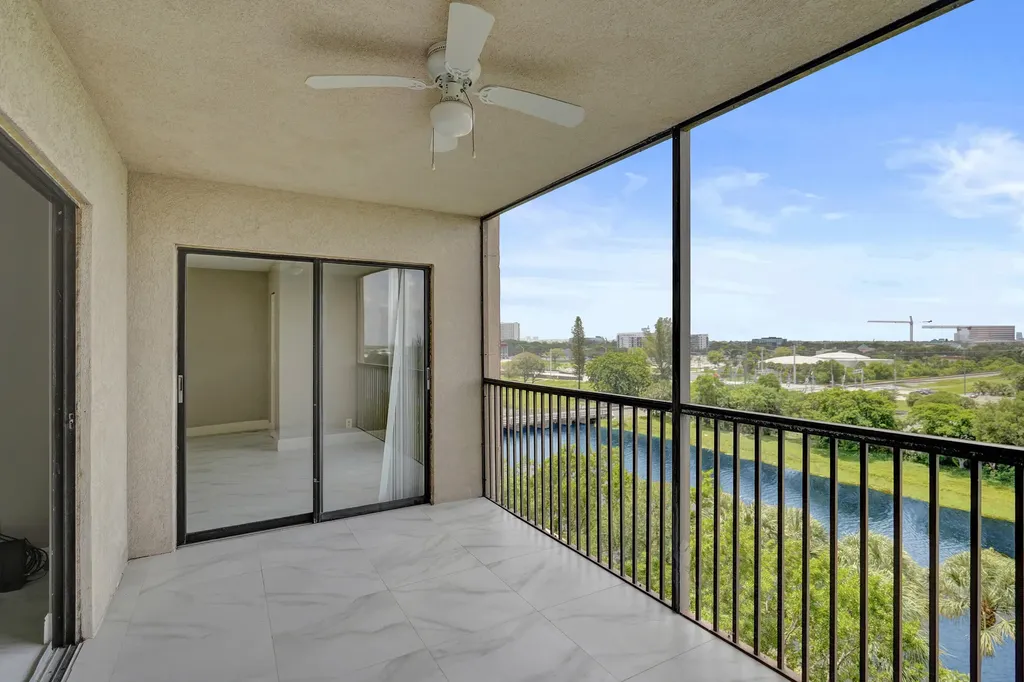 2200 S Cypress Bend Drive Pompano Beach FL 33069