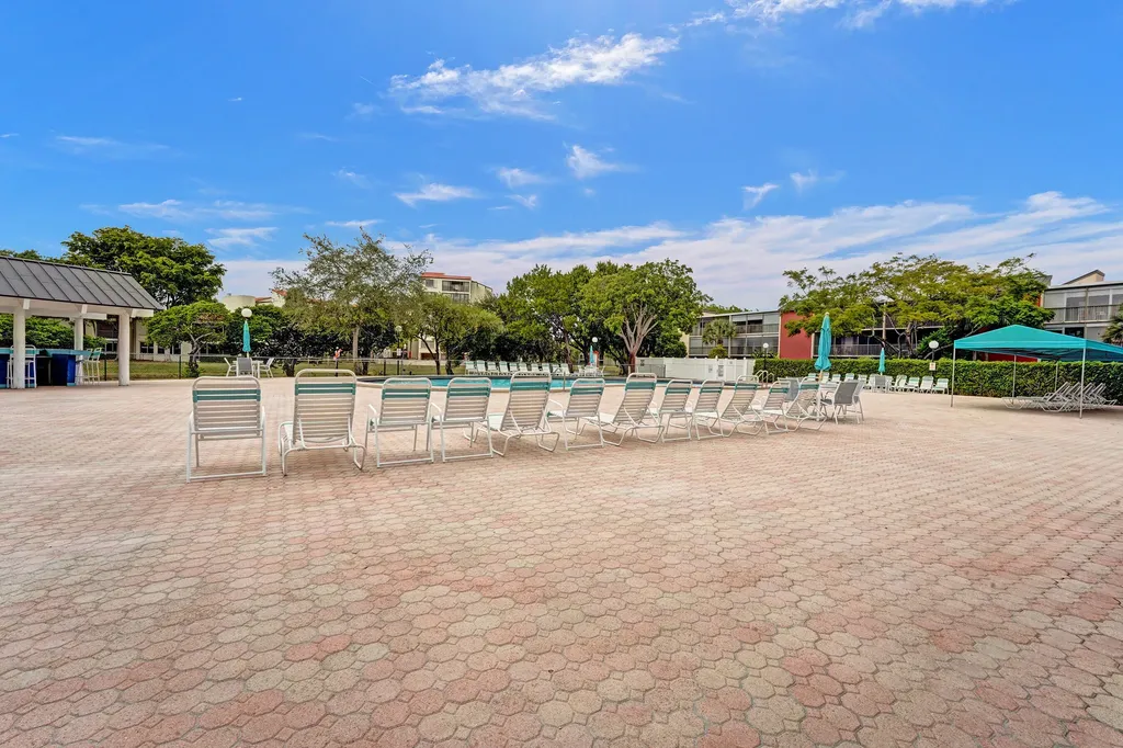 2200 S Cypress Bend Drive Pompano Beach FL 33069