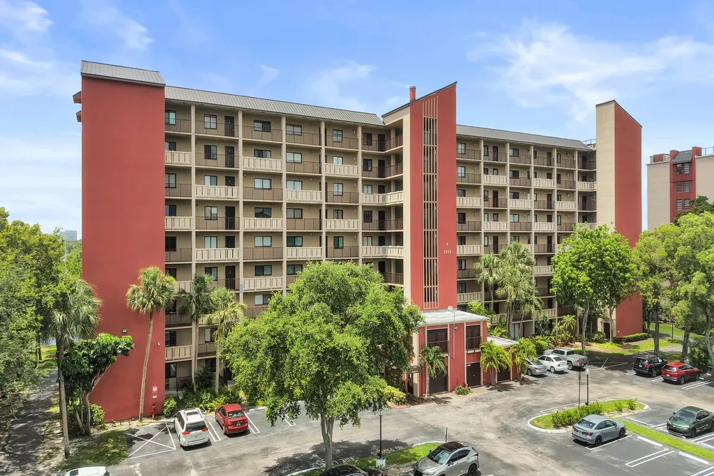 2200 S Cypress Bend Drive Pompano Beach FL 33069