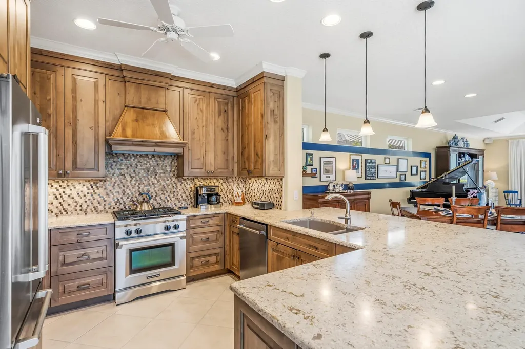 687 Hampton Woods Lane SW Vero Beach FL 32962