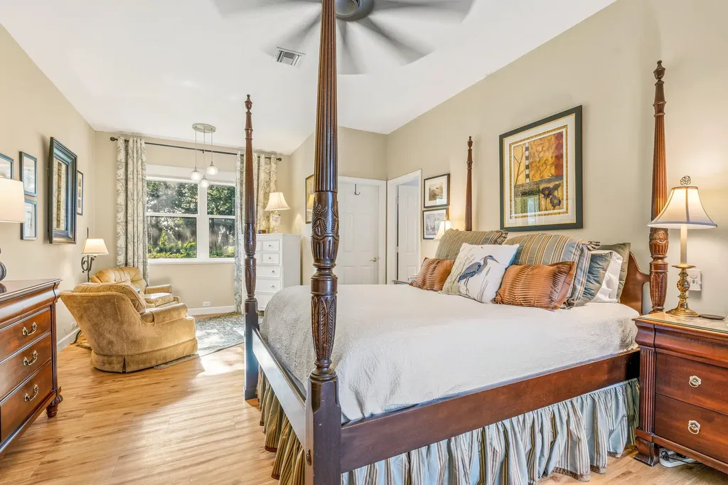 687 Hampton Woods Lane SW Vero Beach FL 32962