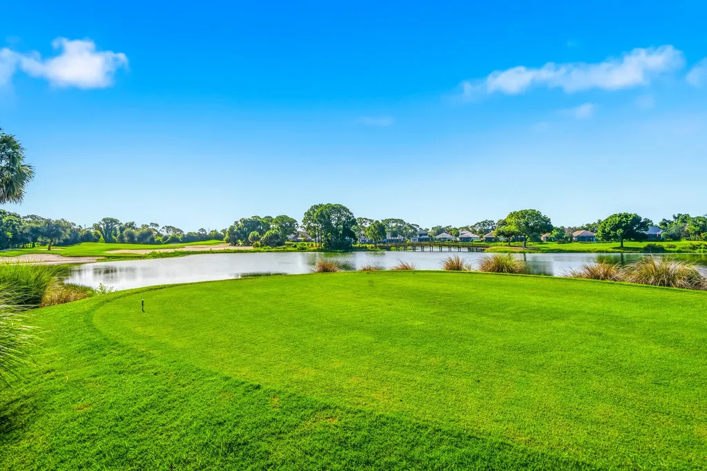 687 Hampton Woods Lane SW Vero Beach FL 32962