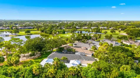 687 Hampton Woods Lane SW Vero Beach FL 32962