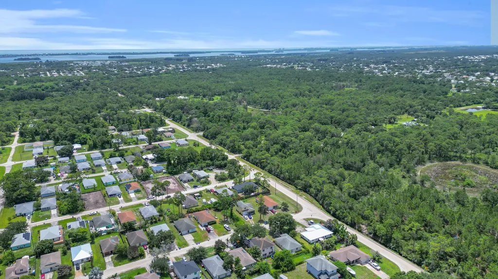 1295 12th Avenue SW Vero Beach FL 32962