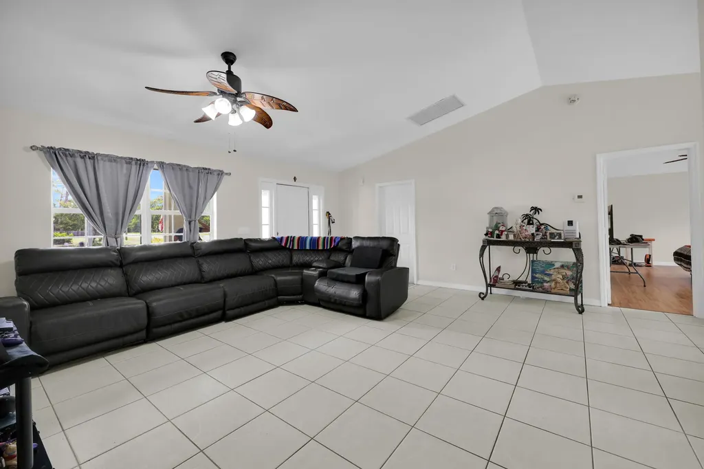 1295 12th Avenue SW Vero Beach FL 32962