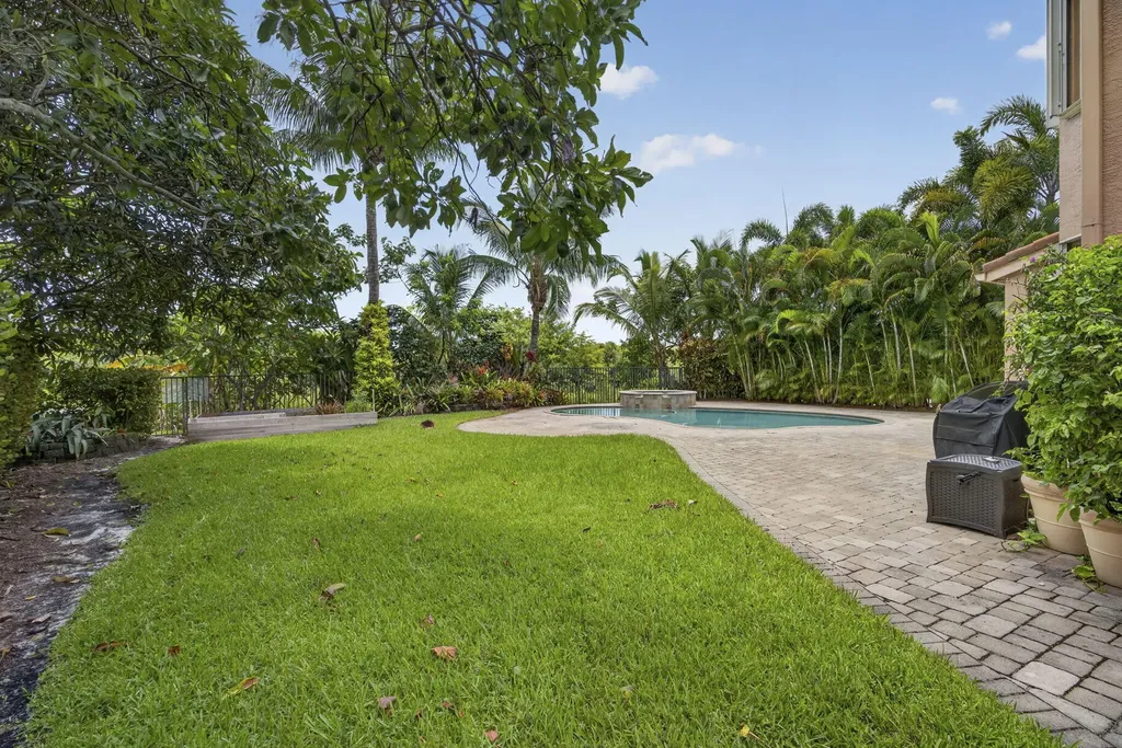 9081 Dupont Place Wellington FL 33414