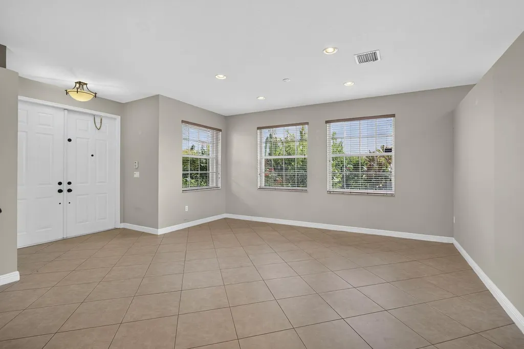 9081 Dupont Place Wellington FL 33414