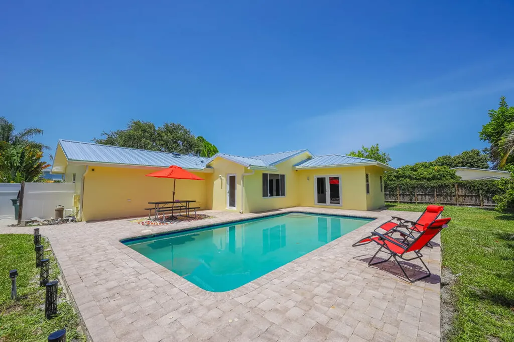 384 NW 23rd Street Boca Raton FL 33431