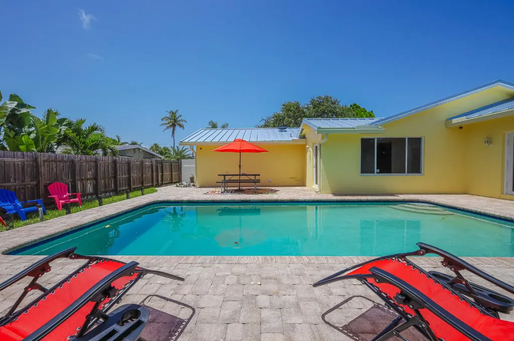 384 NW 23rd Street Boca Raton FL 33431