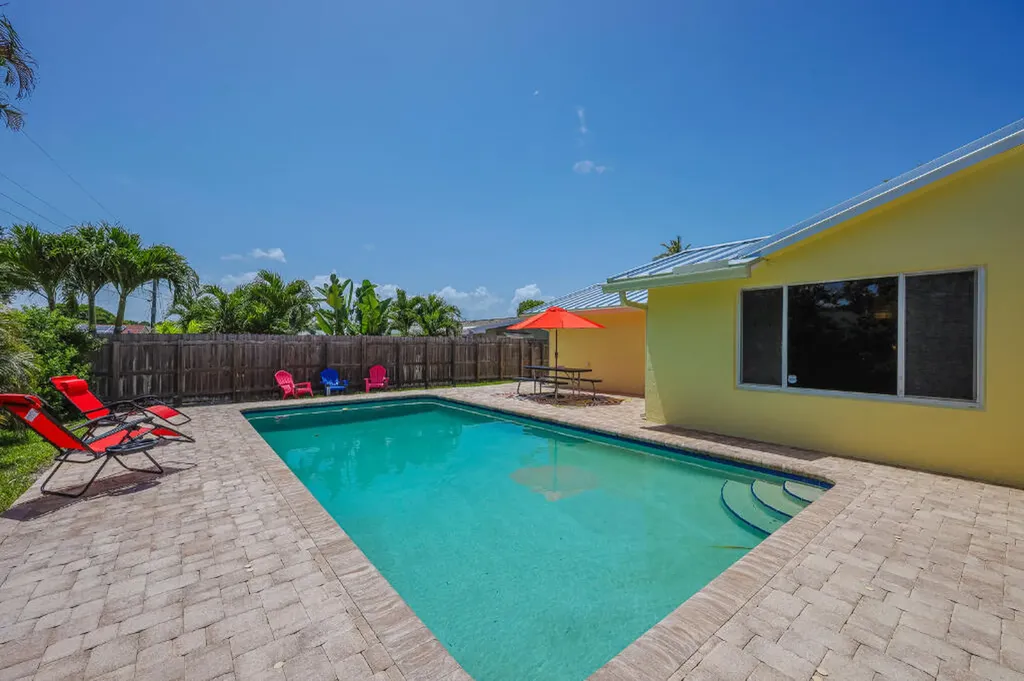 384 NW 23rd Street Boca Raton FL 33431