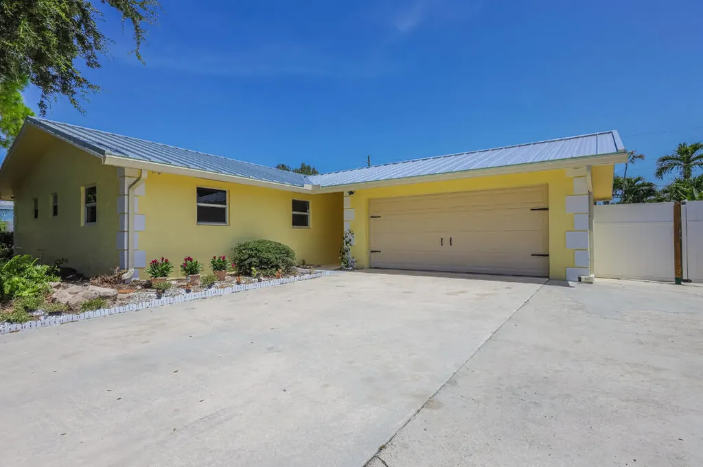 384 NW 23rd Street Boca Raton FL 33431