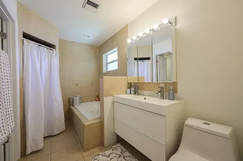 384 NW 23rd Street Boca Raton FL 33431