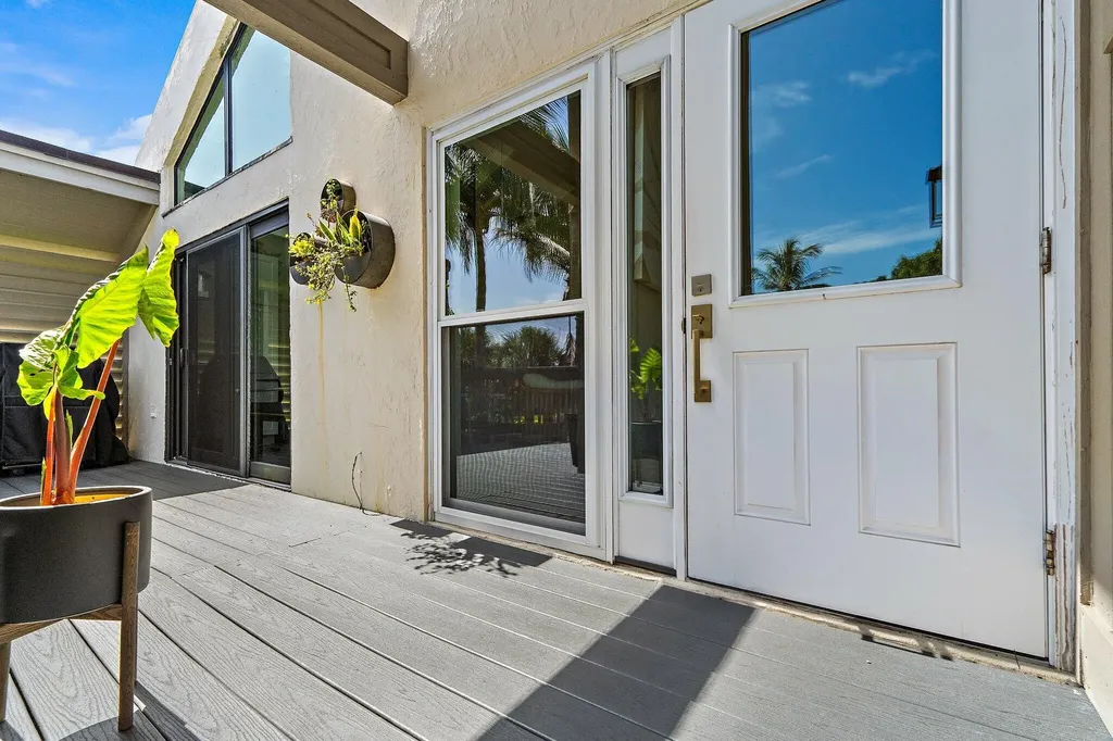 1605 S Us Highway 1 Jupiter FL 33477